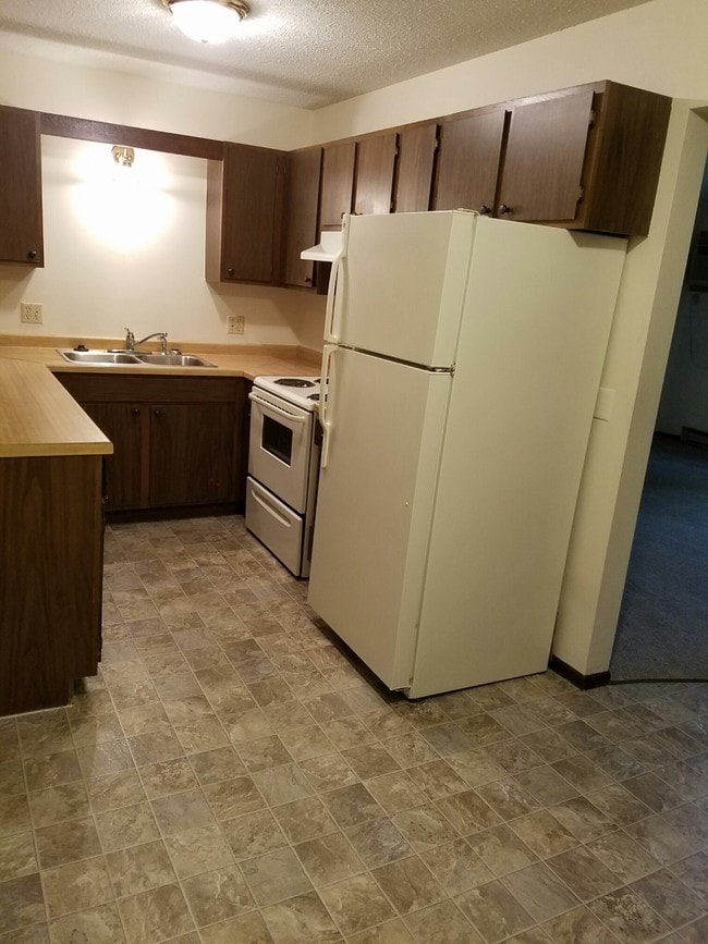 kitchen - 1647 Pleasant View Dr