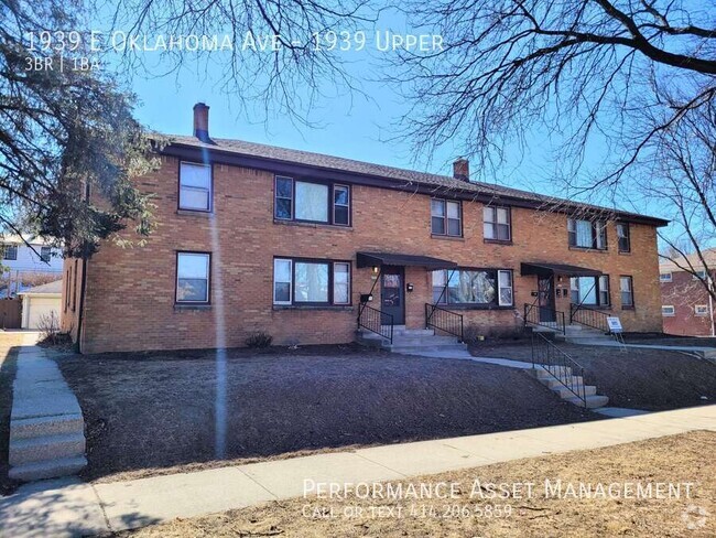 Building Photo - Bright 3-Bed Upper Unit 1939 Upper Rental