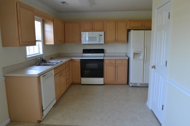 Photo - 3 Br, 2.5 bath home in north High Point!