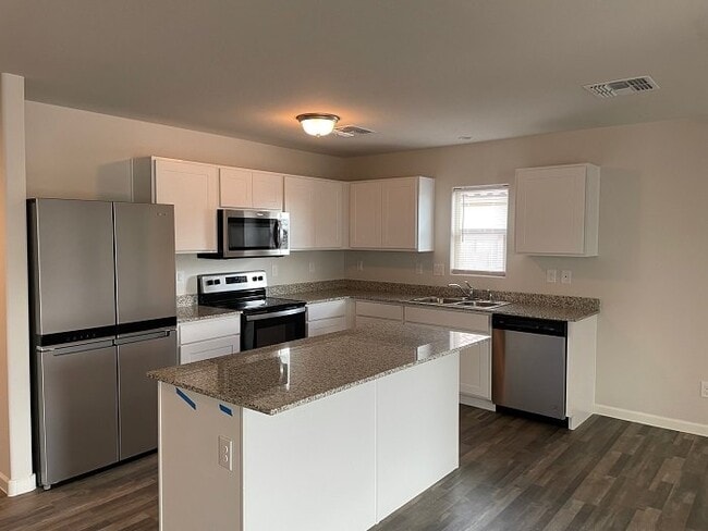 Photo - Georgeous 4bdrm/2bath Casa Grande Home for...