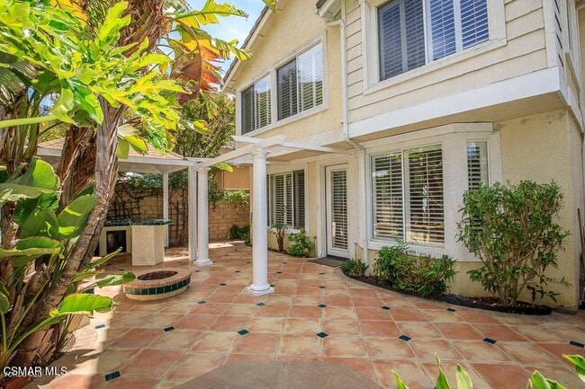 Photo - 3035 Hollycrest Ave