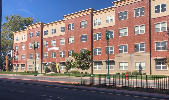 Colonial Commons Apartments - Colonial Commons Apartments