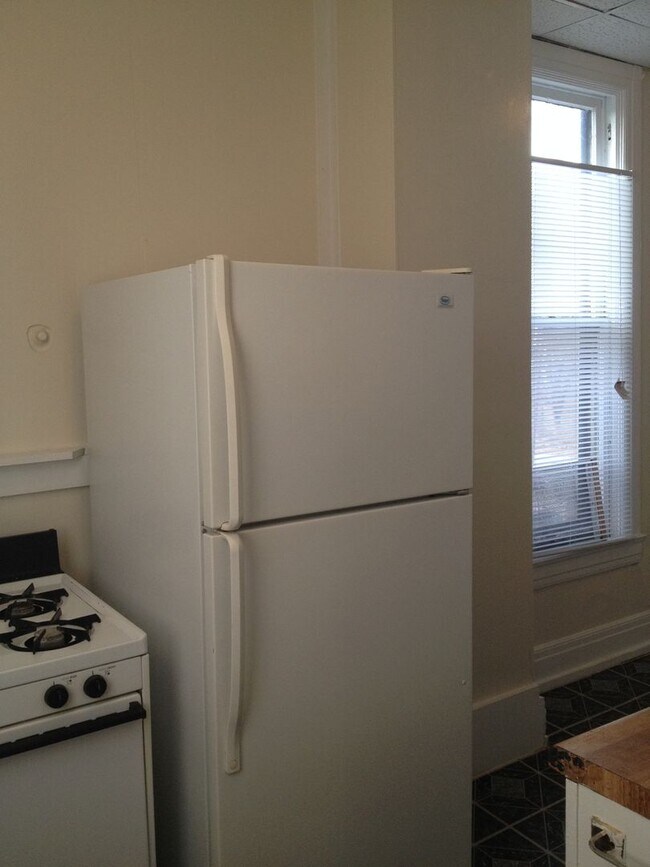 Building Photo - 912 N 10th St