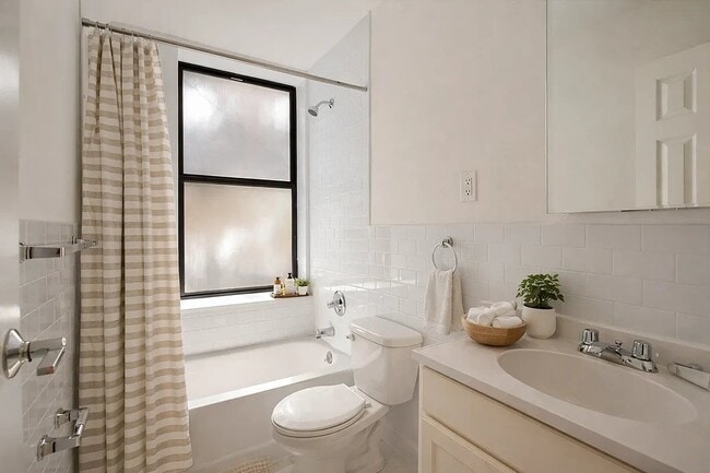 Photo - 260 Elizabeth St Unit 1A