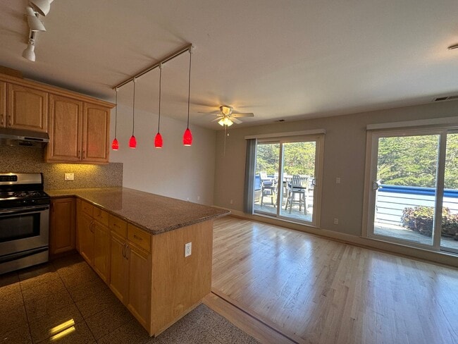 Building Photo - Lincoln Avenue Unit 4229 Lincoln Way Rental