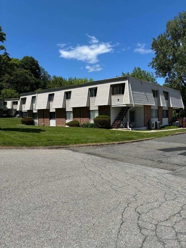 Building Photo - 705 Cortland Dr Unit 7E