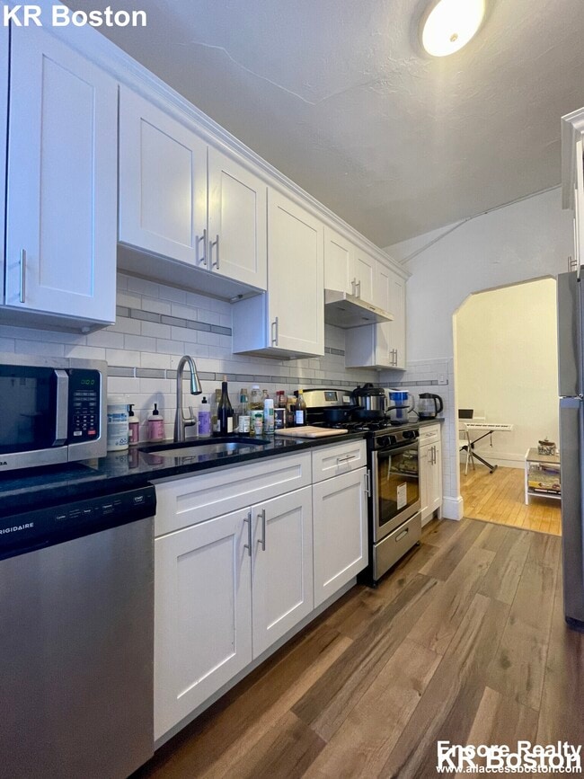 Photo - 235 Harvard Ave Unit 4