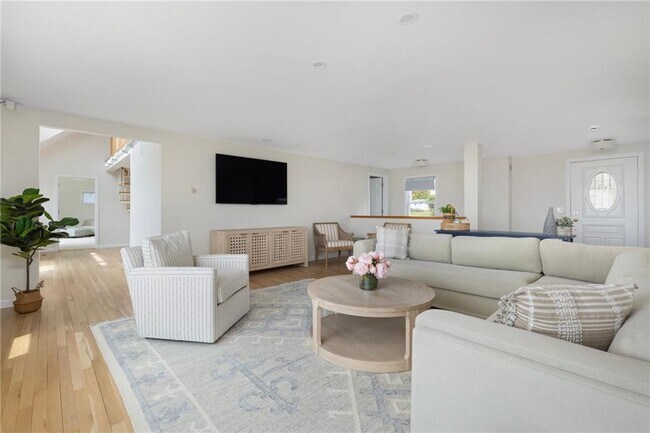 Photo - 295 B Carpenter Dr