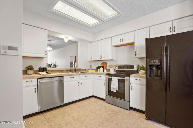 Photo - 12054 Cobblewood Ln N