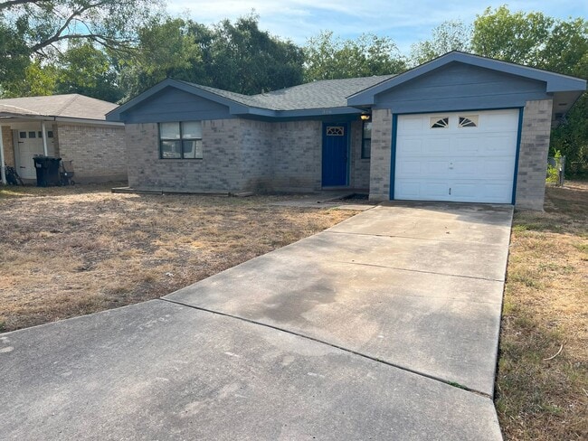 Building Photo - 306 Sun Flower Dr Rental