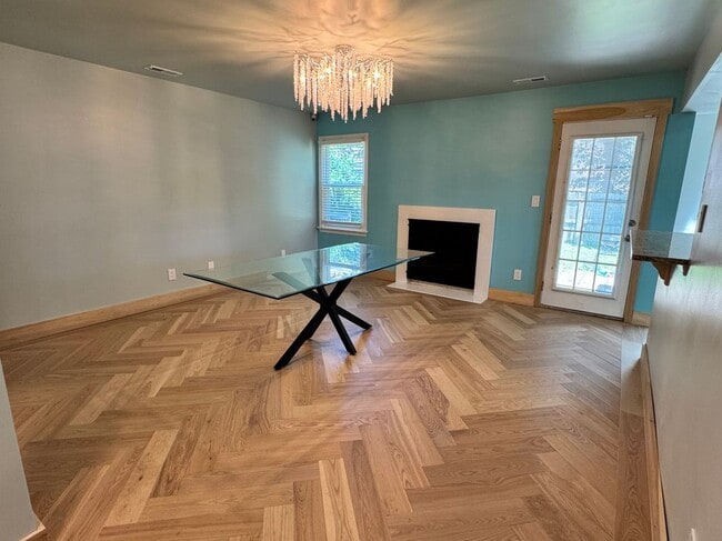 Photo - 893 Henrico Ct