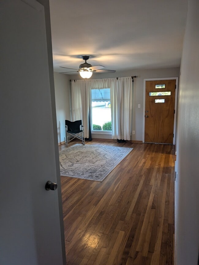 Photo - 3210 Center Dr