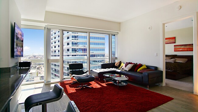 Building Photo - The Martin 1807-Strip/city Views form this... Rental