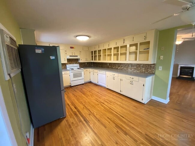 Photo - 417 Will Vannoy Rd
