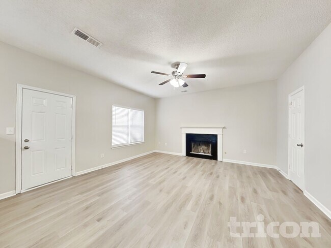 Photo - 2368 Rambling Way