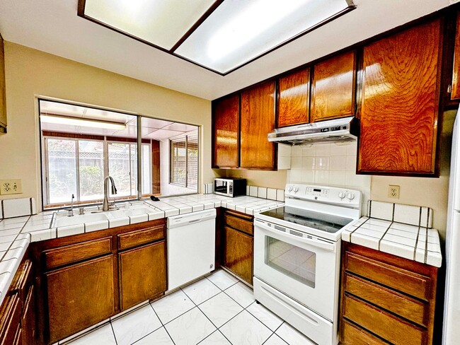 1726 Aprilsong Ct