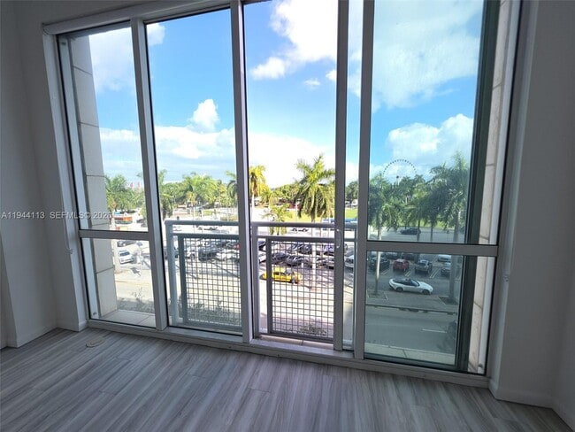 Photo - 244 Biscayne Blvd Unidad 335