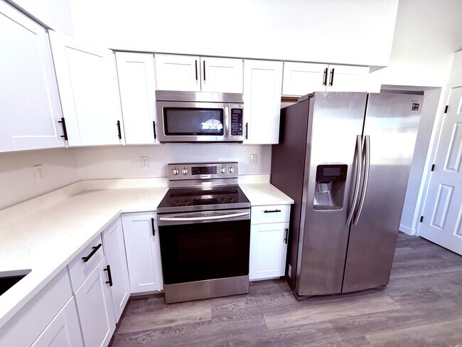 Photo - 1009 E Chipman Rd