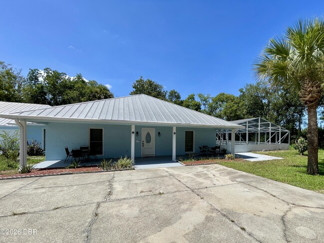 Photo - 947 McDonald Rd