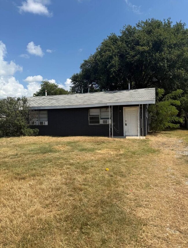 203 W Dove Ln Unit A