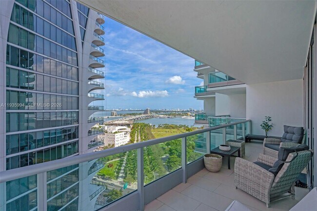 Building Photo - 900 Biscayne Blvd Unit 2312