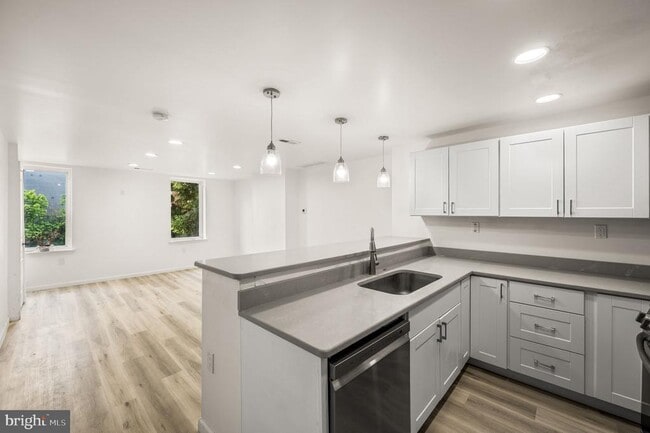 Photo - 1633 Germantown Ave