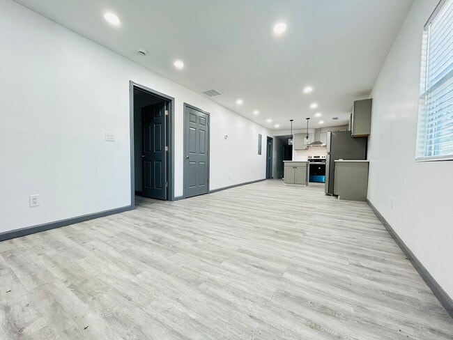 Photo - 1477 Olive St SW