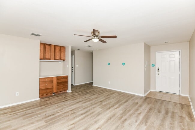 Photo - 12933 Kelly Dr