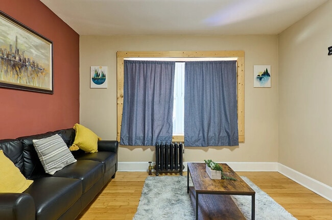 Photo - 198 Court St