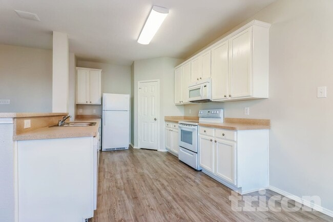 Photo - 716 Kentucky Derby Ln