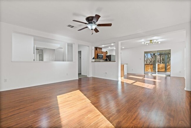 Photo - 1004 Strickling Dr