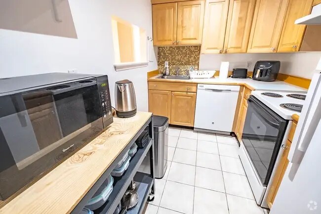 Building Photo - 100 Marion St Unit 31 Rental