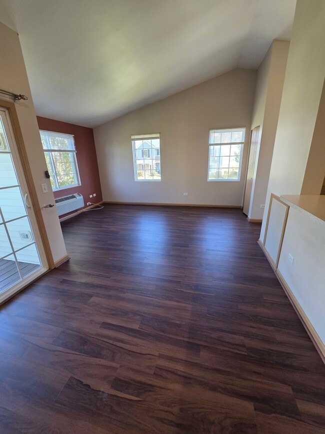 Photo - 2125 Silverstone Dr