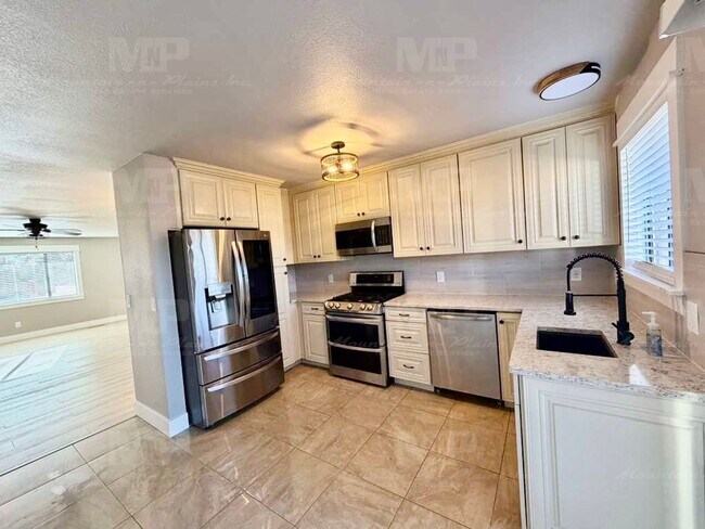 Photo - 724 Ponderosa Dr