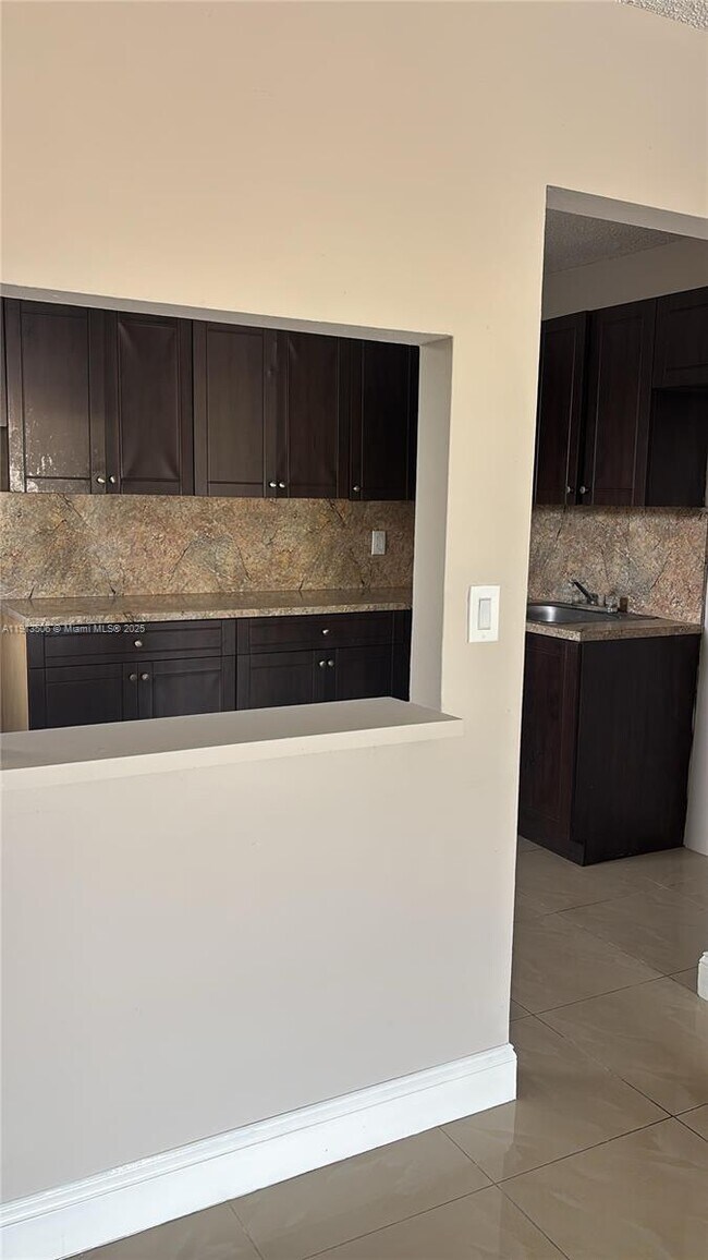 Photo - 13725 NE 6th Ave Unidad 201