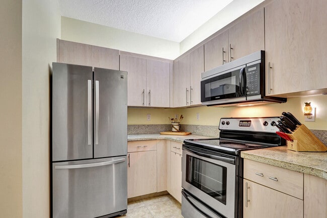 Photo - 100 Uno Lago Dr Unit 104