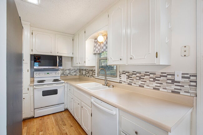 Photo - 8420 N Virginia Ave