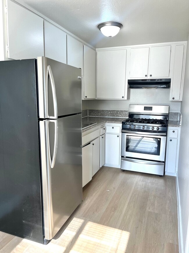 Photo - 1101 W 45th St Unit 12