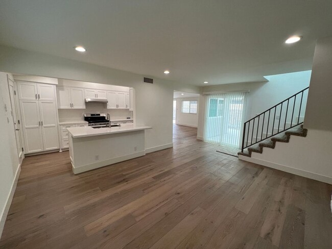 Photo - 1164 Shelburn Ln