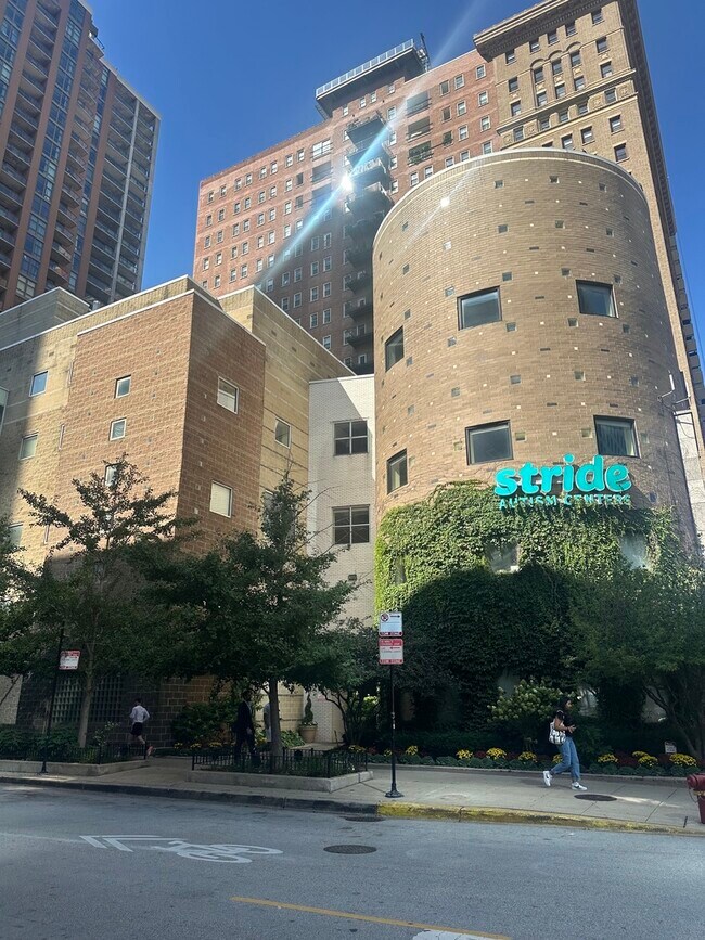 Building Photo - 40 E 9th St Unit 402 Rental