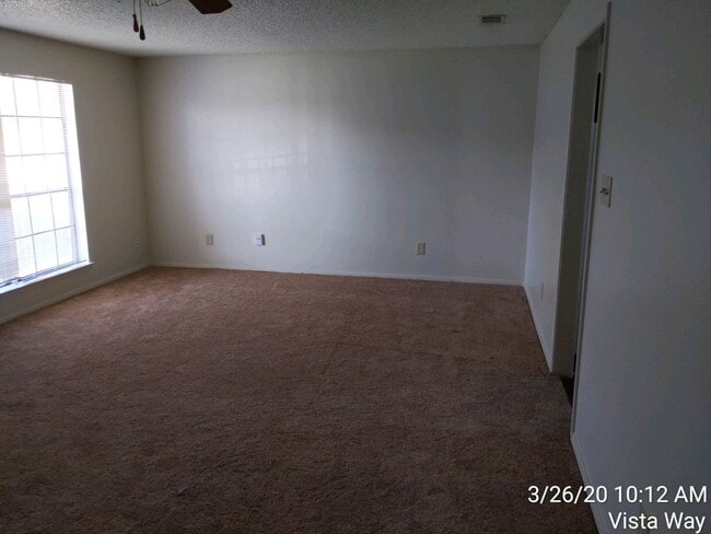 221 Vista Way