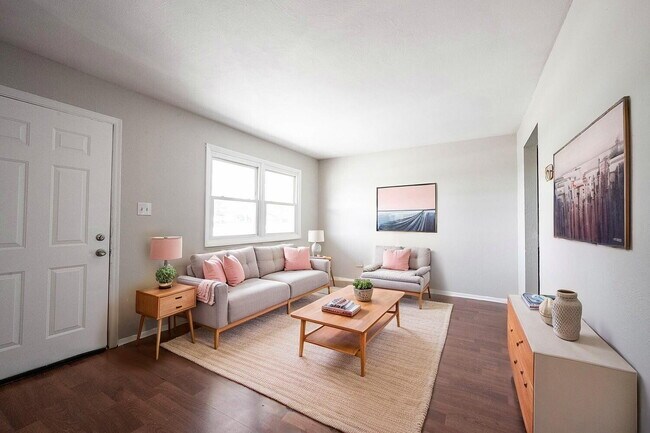 "Charming 2-Bedroom Retreat in New Palestine - 800 Sq Ft of Comfort!"