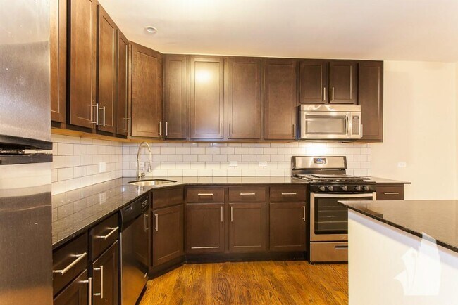 Photo - 5062 N Winchester Ave Unit 1W
