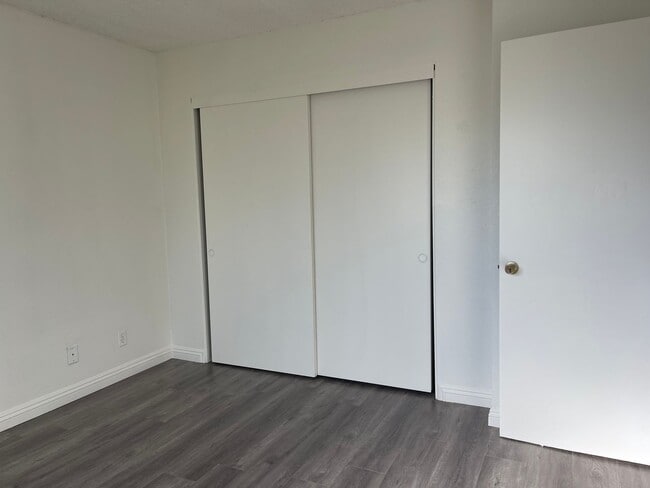 Photo - Pro Service Realty - R20801-20801 Unidad B