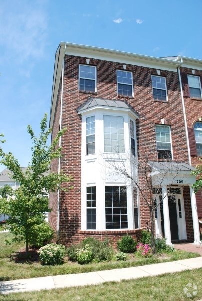 Building Photo - 700 Crooked Creek Dr Rental