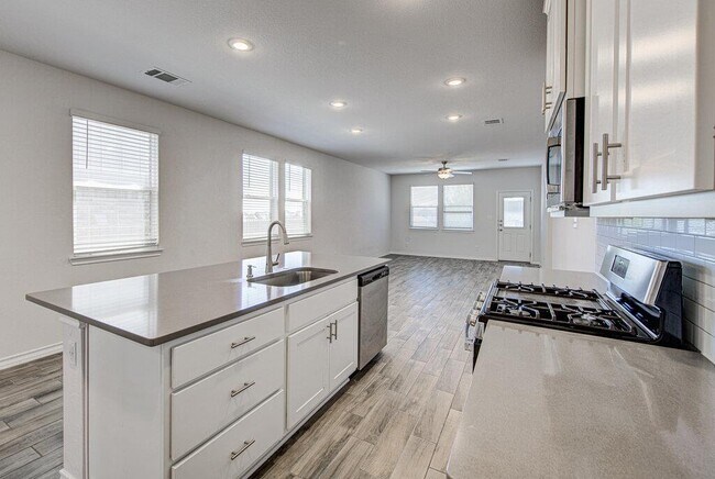 Photo - 196 Pepperbark Loop