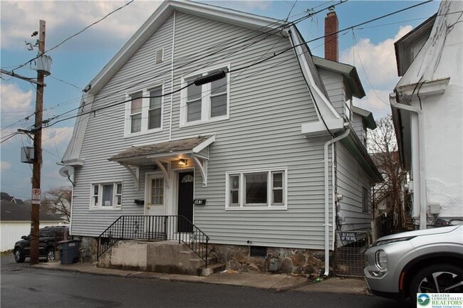 Building Photo - 541 Jischke St