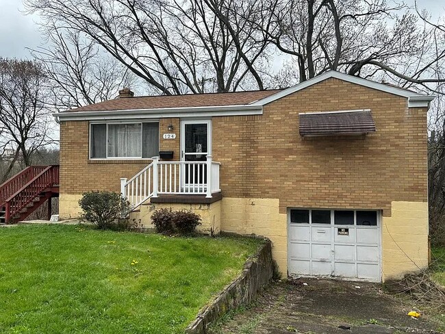 Photo - 124 Minooka St House