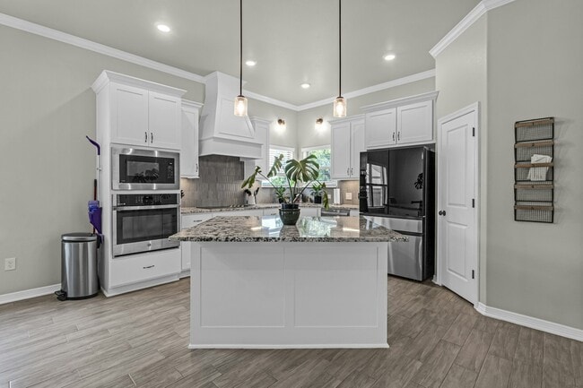 Photo - 6102 Messina Dr
