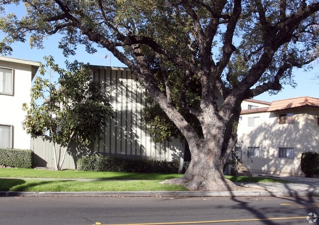 Pickering Apts